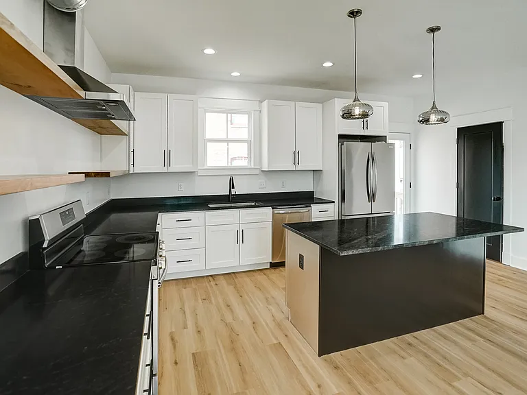 901 Commerce St #1 — Photo 8