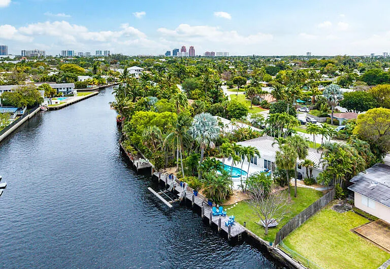 1733 Coral Gardens Dr — Photo 51
