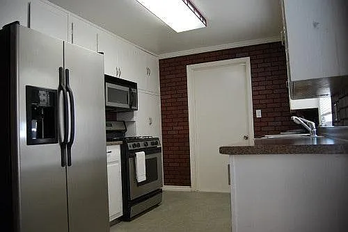 3 bed, 1900 sqft, $1,500 — Photo 2