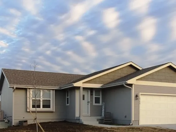 4308 SE Oakleaf Dr, Topeka, KS 66609