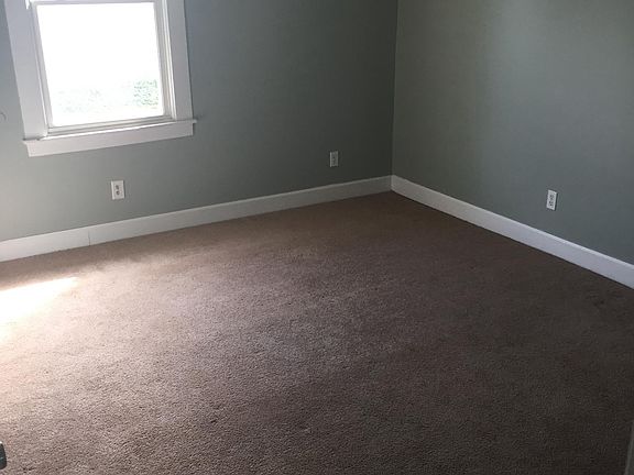 3rd image of 792 Bennett Ave