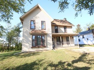 41W692 Russell Rd #1, Plato Center, IL 60124