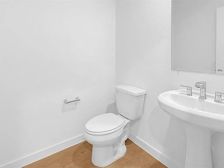 1039 Vista Pointe Dr — Photo 2