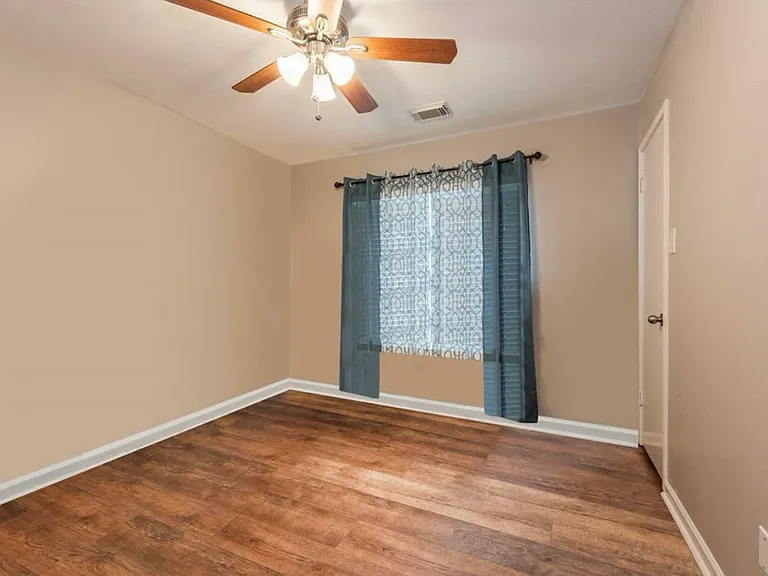 1835 Oak Ridge Dr — Photo 17