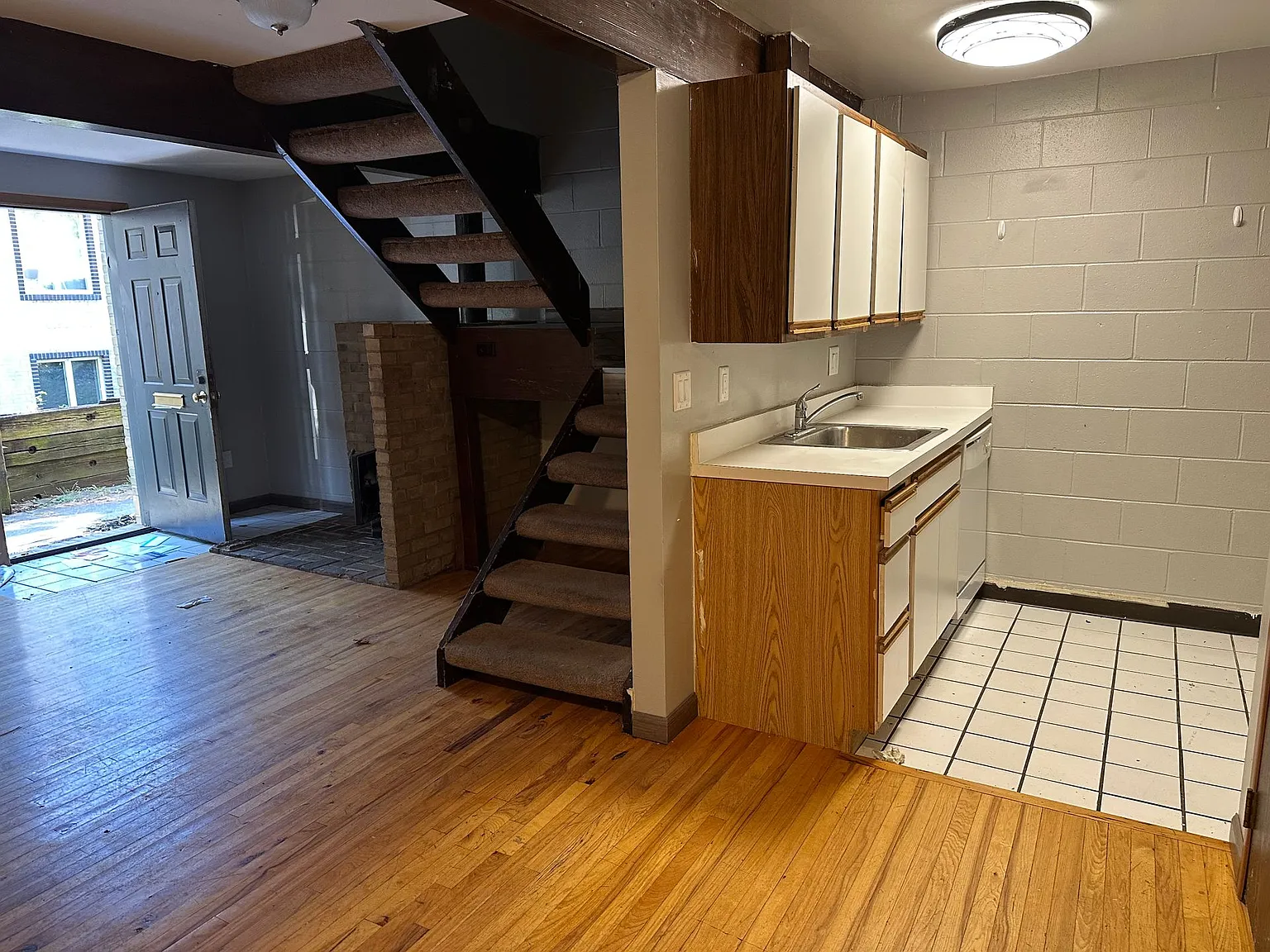 OSU North Campus 4 bedroom 2 bath townhouse — Photo 3
