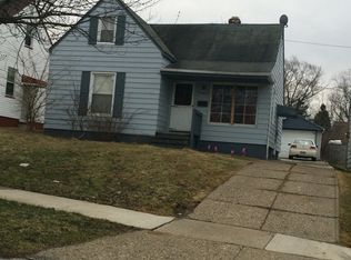 19902 Gardenview Dr, Maple Heights, OH