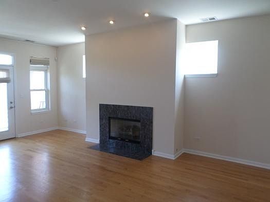 3rd image of 4122 S Vincennes Ave APT 3S