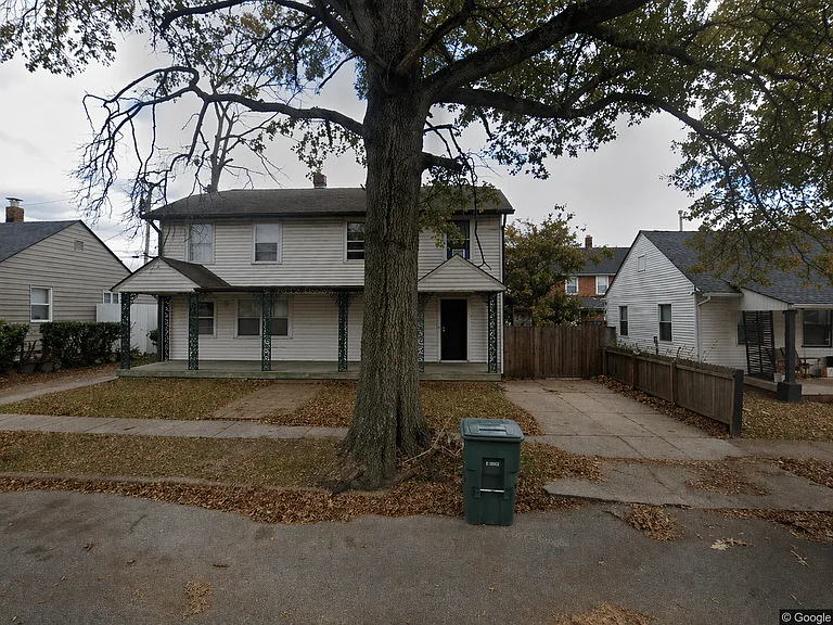 909 Bryan St — Photo 1