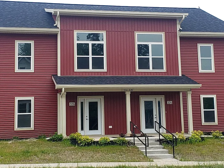 320 W Main St — Photo 1