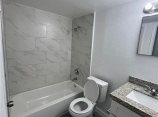 2452 Stella St APT 203, Fort Myers, FL 33901