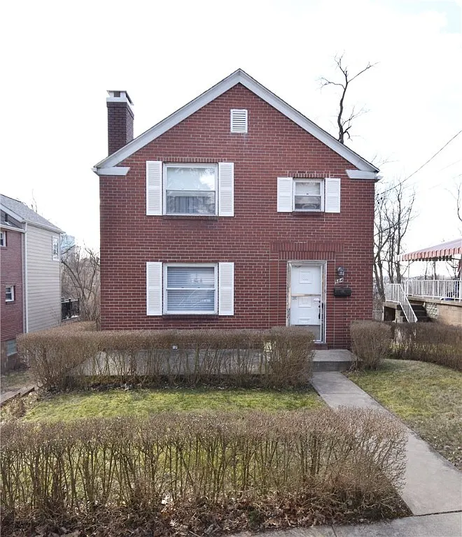 584 Bigelow St photo 1