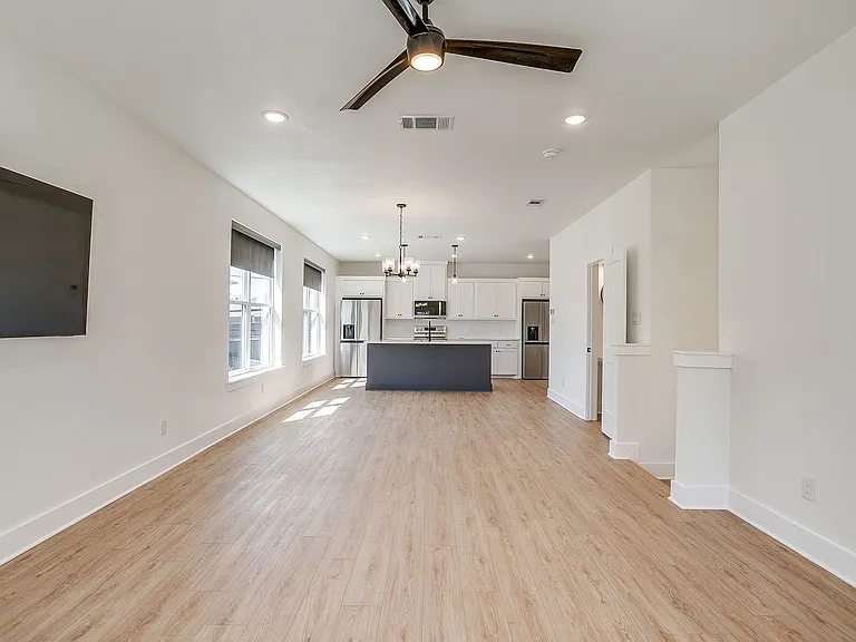 2320 Benbrook Blvd — Photo 18