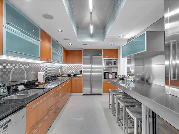 4th image of 400 Alton Rd APT 706