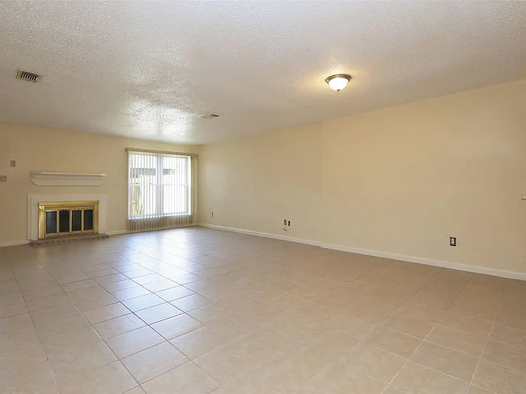 2115 E Weldon Dr — Photo 6