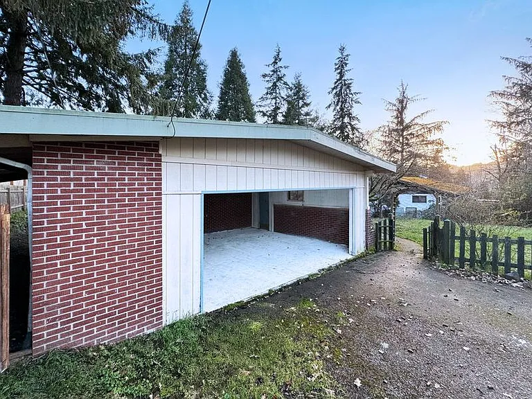 1180 E 37th Ave — Photo 11