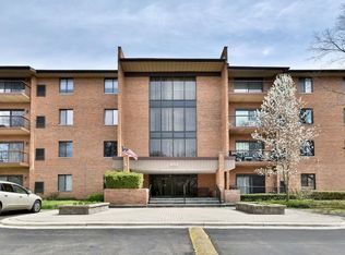 801 79th St APT 401, Darien, IL