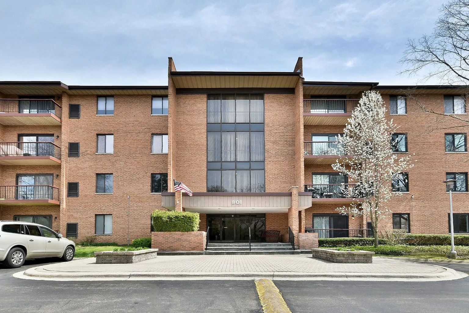 801 79th St APT 401 photo 1