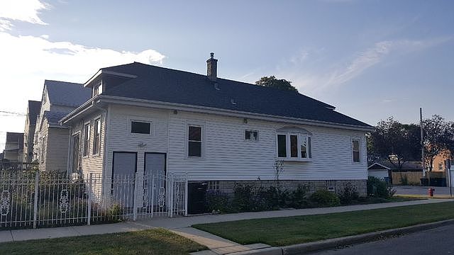 1st image of 5701 W Ainslie St