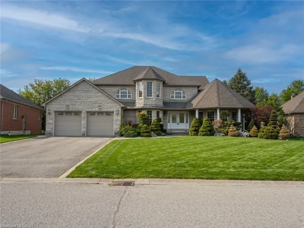 15 Royal York Ct, Saint George, ON N0E 1N0