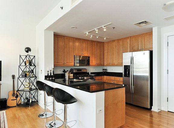 5th image of 250 E Pearson St APT 2604