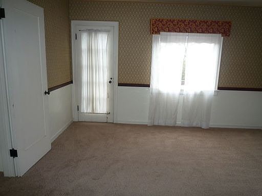 2nd image of 2544 Collier Ave