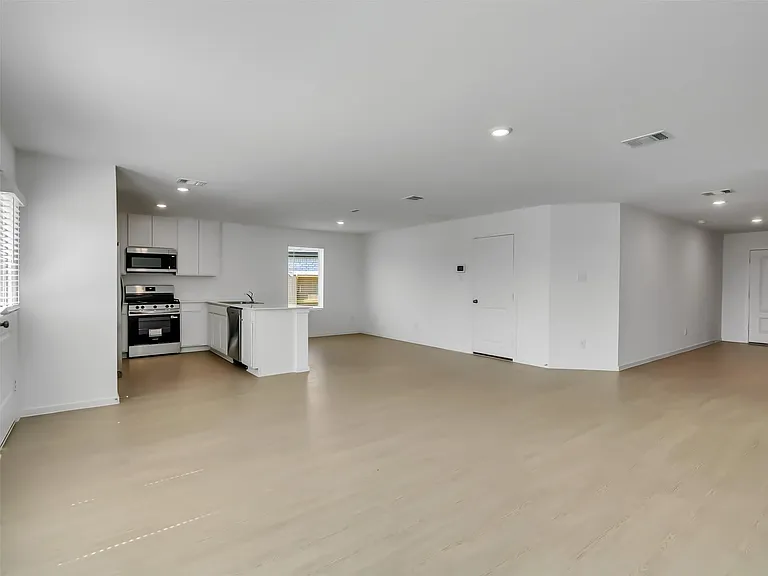 31404 Pratola Serra Cir — Photo 17
