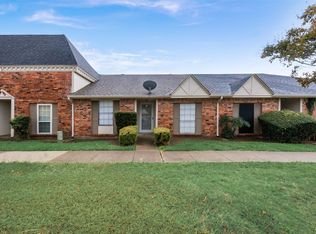 60 W Mountain Creek Dr, Grand Prairie, TX 75052