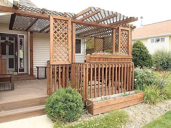 2nd image of 521 Tulip Ct