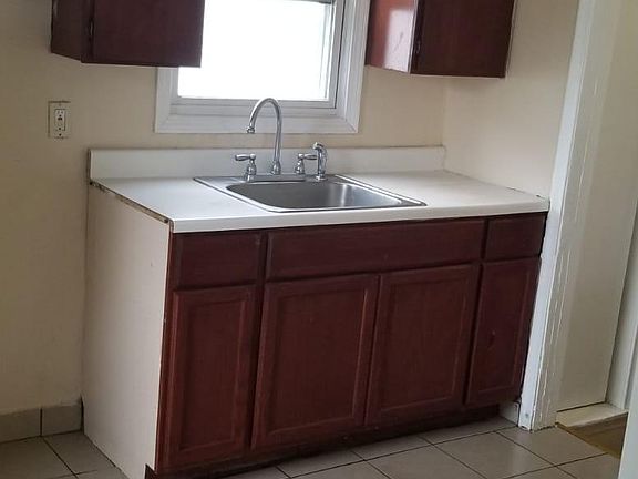 5th image of 1825 Arlington Ave