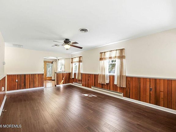3rd image of 5 Revere Court