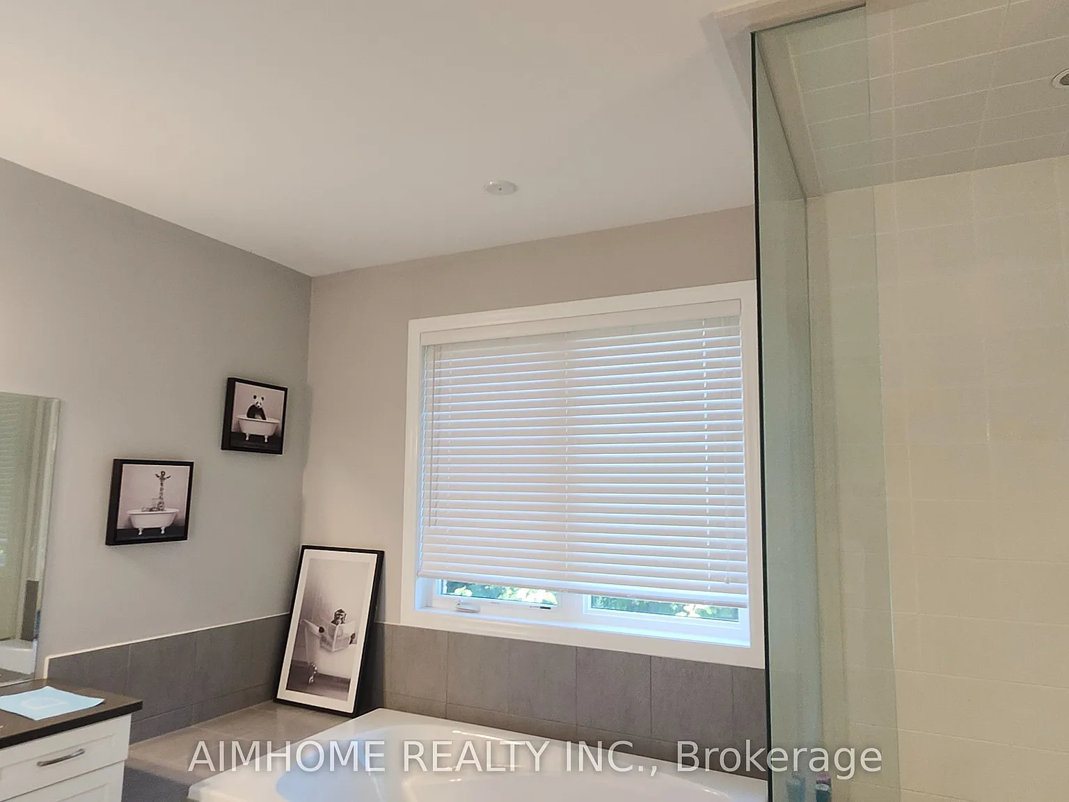 5 bed, $5,275 — Photo 1