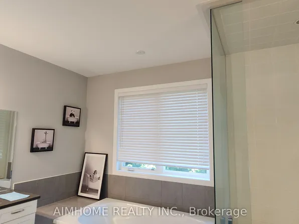 58 Major Cres, Aurora, ON L4G 0X4