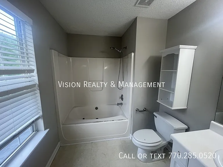 229 Bainbridge Cir — Photo 25