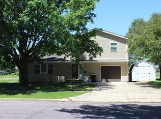 1009 Day St, Fairmont, MN 56031