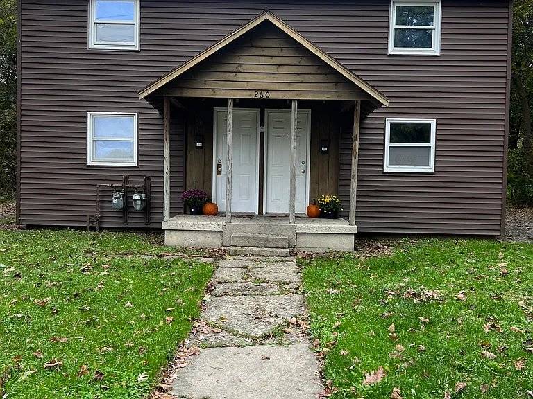 260 Allen St #A — Photo 2