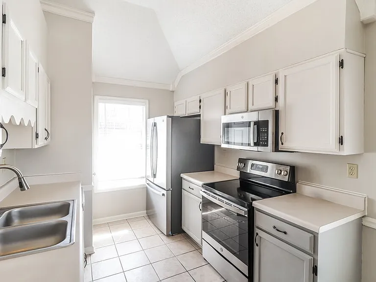 6665 Millgrove Park Dr — Photo 8