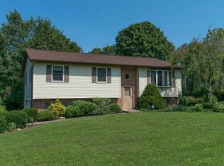 45 W Ryeland Rd, Womelsdorf, PA 19567