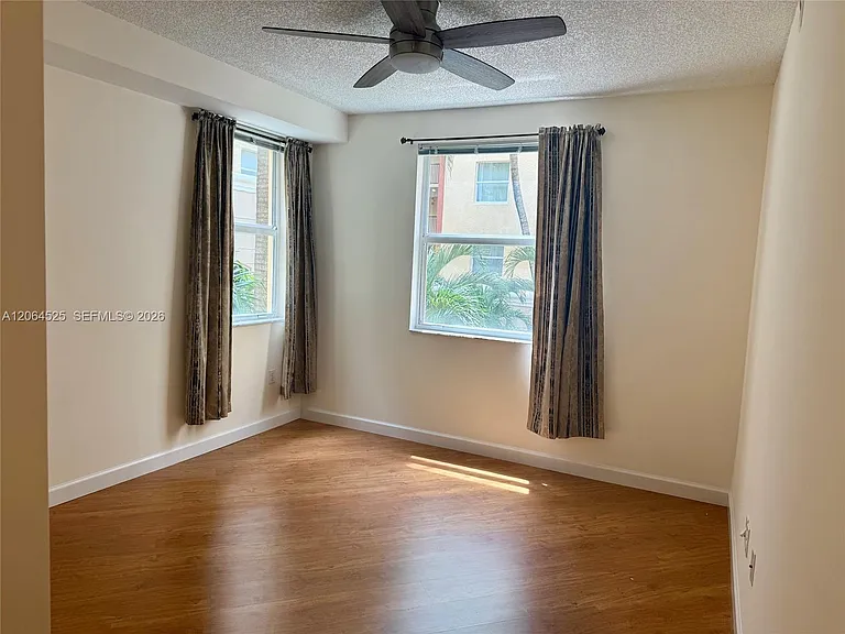 17100 N Bay Rd #1318 — Photo 5