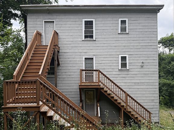 3rd image of 127 Cliff St