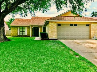 15223 Plaza Libre Dr, Houston, TX 77083