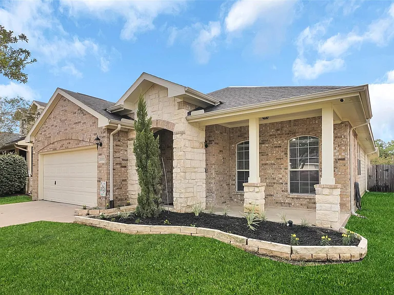 15319 Tupelo Dr — Photo 2