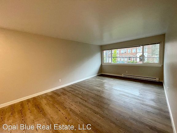 4th image of 23 Valley St #10969477