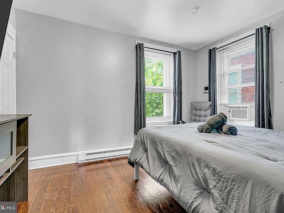 4th image of 905 W Marshall St