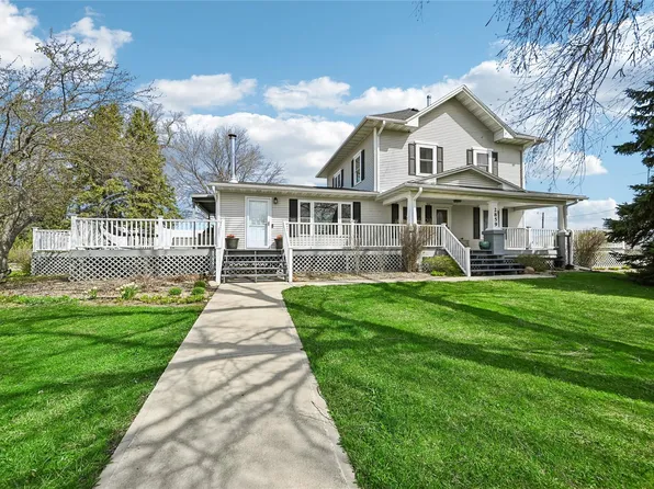 2859 51st St, Vinton, IA 52352