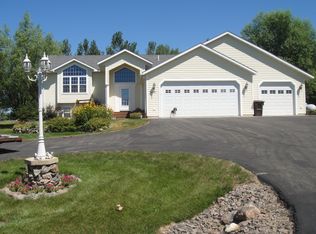 6050 Rolling Hills Dr SW, Montevideo, MN 56265