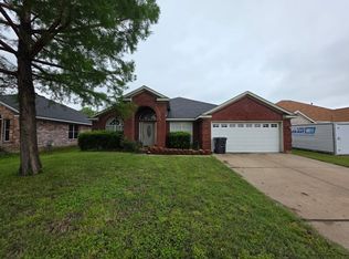 1123 Deer Valley Ln, Arlington, TX 76001