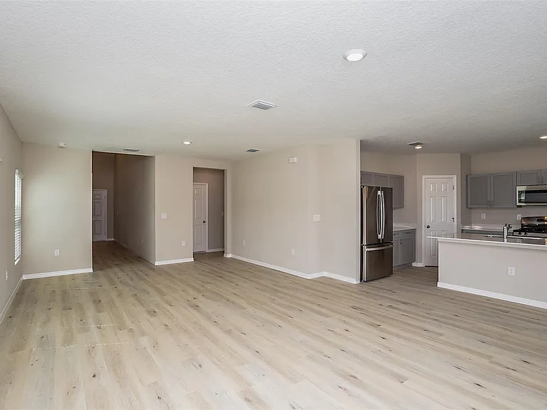 14987 Sterling Spur Ave — Photo 5