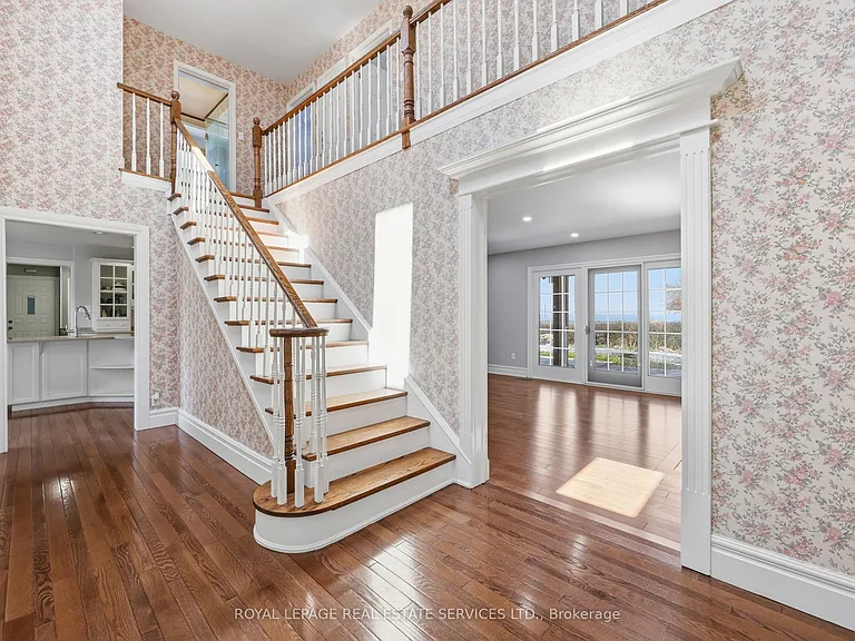 8 Lakeshore Dr — Photo 8