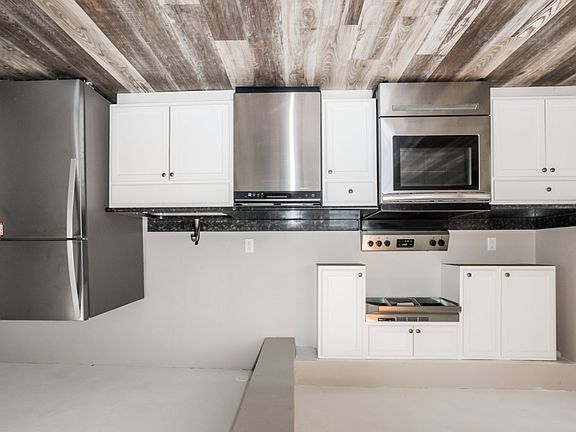 3rd image of 5049 Adella St