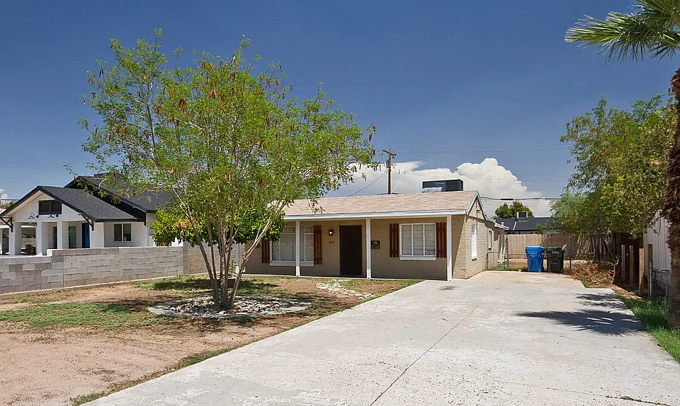 2037 N 21st Pl